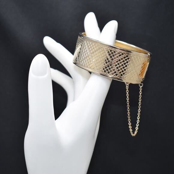 Vintage Coro Pegasus Geometric Hinged Bracelet, Gold Plated, Safety Chain, 1950s - Picture 8 of 10
